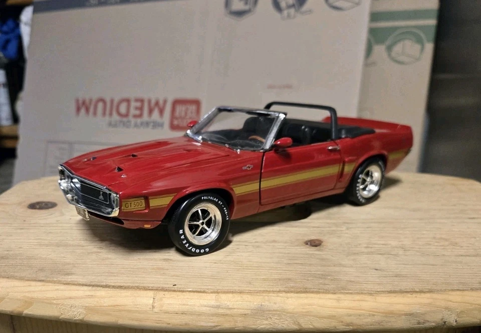 Ford Mustang Shelby GT500 1969 modelo de coche convertible rojo escala 1 18 vintage Foto 1 de 4