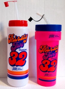 1989 Am Pm Thirsty Two 32 Ouncer Plastic Drink Bottle White & Pink - Set of 2 - Picture 1 of 5