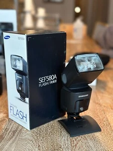 Samsung ED-SEF580A/US SEF580 Flash for NX Cameras - Black - VGC (ED-SEF580A) - Picture 1 of 8