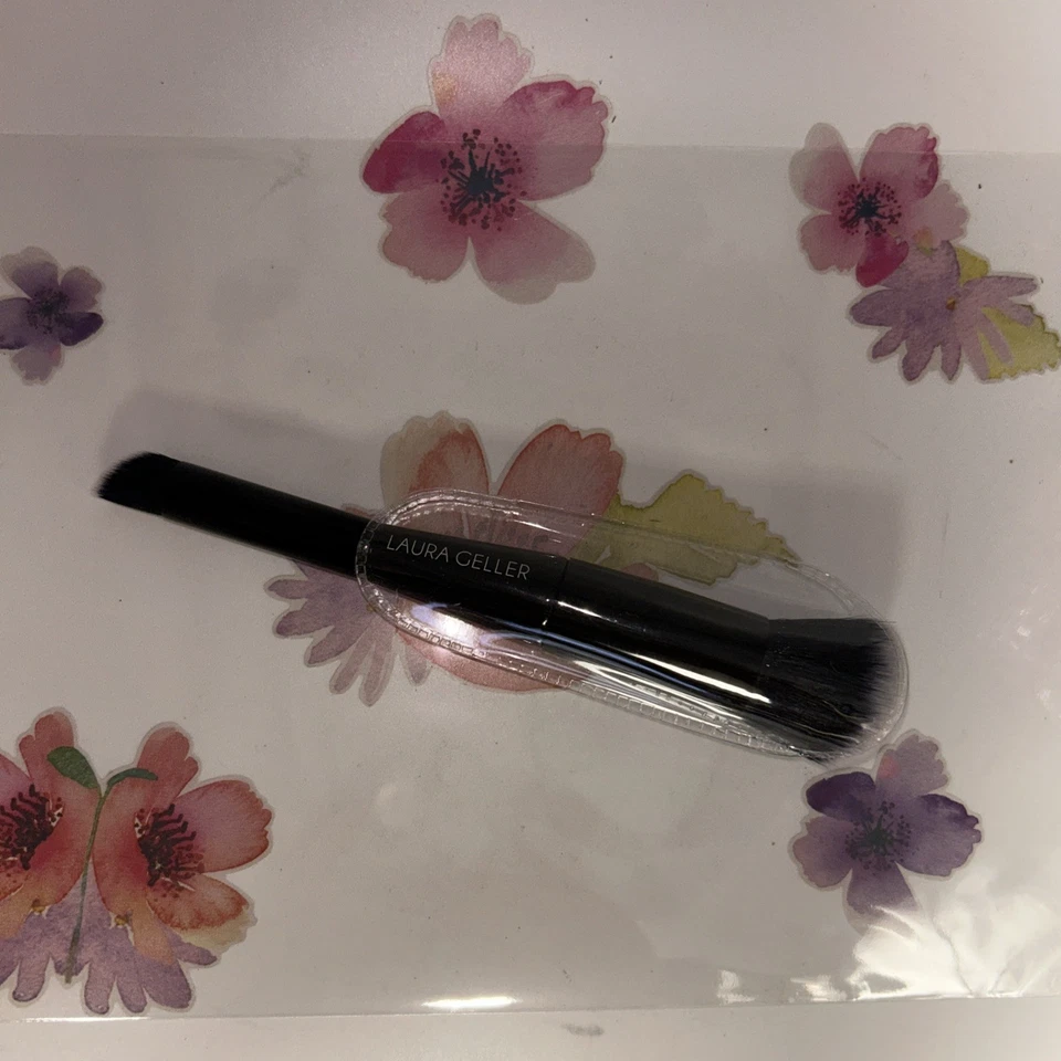 Laura Geller ~ Dual-Ended Concealer + Foundation Brush ~ New - Image 1 of 1