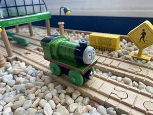 Thomas el Tren Henry Primeros Ingenieros Tanque Motor Madera Ferrocarril Amigos - Imagen 1 de 2