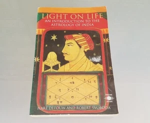 Light on Life An Introduction to the Astrology of India by Robert Svoboda 1st Ed - Picture 1 of 6