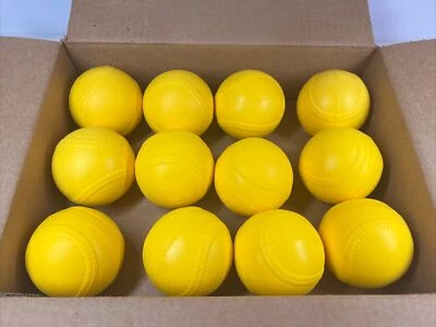 One Dozen Wilson pelotas de béisbol amarillas suaves nuevas Foto 1 de 2