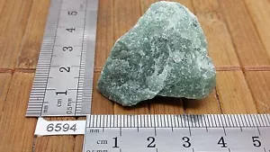 QUARTZ VERT pierre brute mineraux lithotherapie esoterisme collection reiki brut - Picture 1 of 1