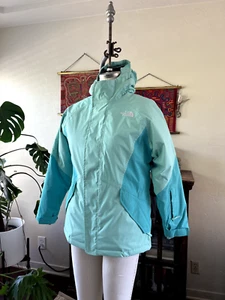 Gir's North Face Waterproof Hooded Jacket With a Quilted Liner, Size 14/16 - Picture 1 of 9