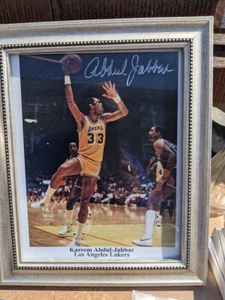 Kareem Abdul Jabbar signed 8 X 10 Photograph Framed - Picture 1 of 2