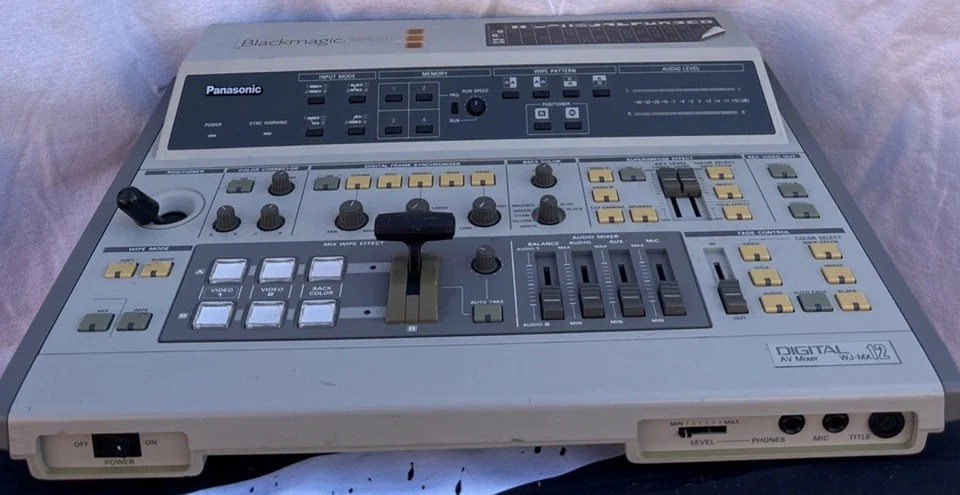 Vintage Panasonic WJ MX12 Digital AV VJ Mixer Automatizado de Áudio e Vídeo ao Vivo* - Imagem 1 de 4