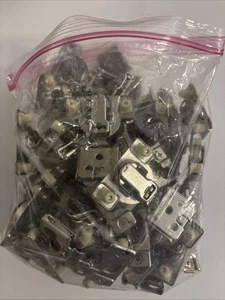 DecoBasics Confezione da 50 Cerniere per Armadio Soft Close - Sovrapposizione 1/2" per Armadi Cucina - Foto 1 di 13