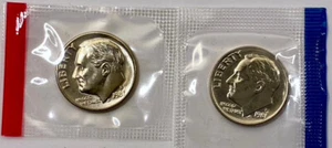 1981 P & D Roosevelt Dimes in Original U.S. Mint Set Cellophane 2 BU Gems - Picture 1 of 2