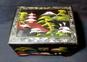 Japanese Lacquered Musical Jewellery Box. Hand Painted & Abalone. Danube Waves - Picture 1 of 10
