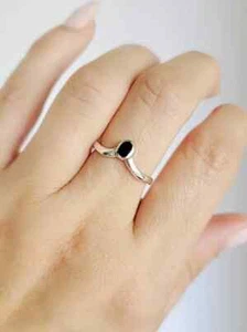 High Polished Onyx Ring / Dainty Stack Ring / Black Stone Ring / Minimalist Ring - Picture 1 of 10