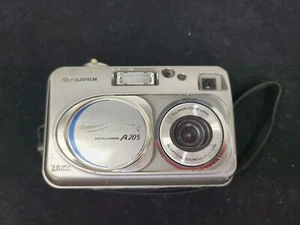 Fujifilm FinePix A205 2.0MP Compact Digital Camera Silver (TESTED) - Picture 1 of 8