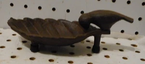 CAST IRON RUST FINISH BIRD ON LEAF SOAP DISH TRINKET DISH - Picture 1 of 2