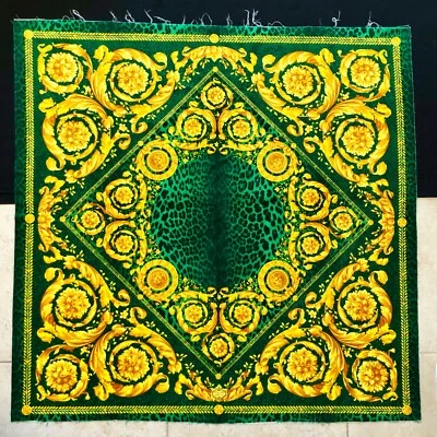 GIANNI VERSACE Panel Tela Terciopelo Verde Estampado Barroco Salvaje Talla 53" Cuadrado  Foto 1 de 4