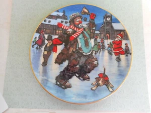 Vintage EMMETT KELLY Circus Collection   ... Holiday Skater Plate 1994 - Picture 1 of 4