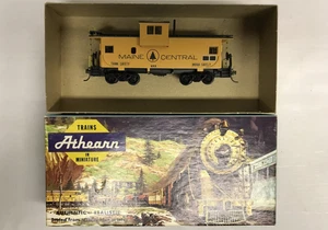Caboose HO Bev-Bel / Athearn 877-2 Maine Central 29' visión ancha 653 con Kadee's - Imagen 1 de 8