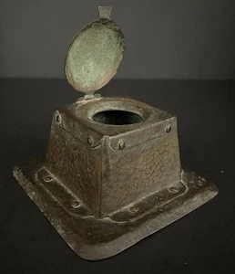 1900’s-1920’s Antique Arts & Crafts Period Hammered Bronze Inkwell w/ Rivets - Picture 1 of 14