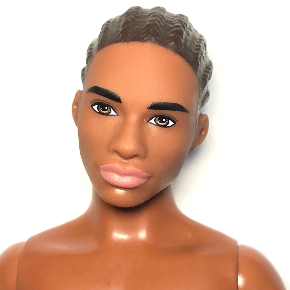 Barbie desnuda 2019 natación playa afroamericana pelo cornrow delgado muñeca GHW44 Foto 1 de 4