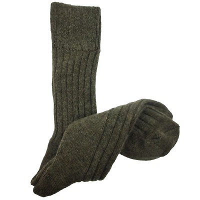 Garnet Hill 81% Cashmere Dark Pine Socks Green Mens Warm L Slightly Imperfect - Image 1 of 3