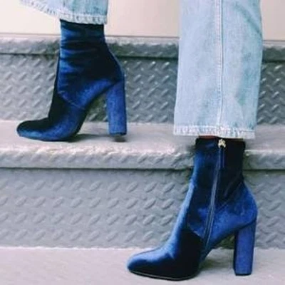 Botas de tornozelo Steve Madden de veludo azul brilhante salto bloco 6 - Imagem 1 de 4