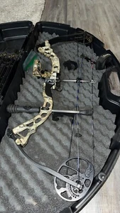 Compound Bow - Picture 1 of 5