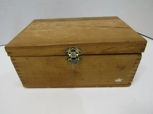 OLD WOOD INDEX CARD RECIPE BOX KITCHEN STORAGE DOUBLE DOVETAIL - Picture 1 of 3