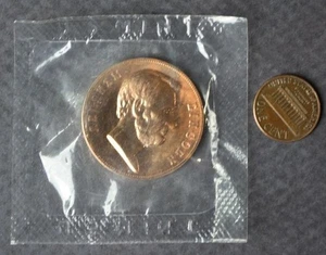 Abraham Lincoln UNOPENED bas relief profile Inaugural mourning medallion token - - Picture 1 of 1