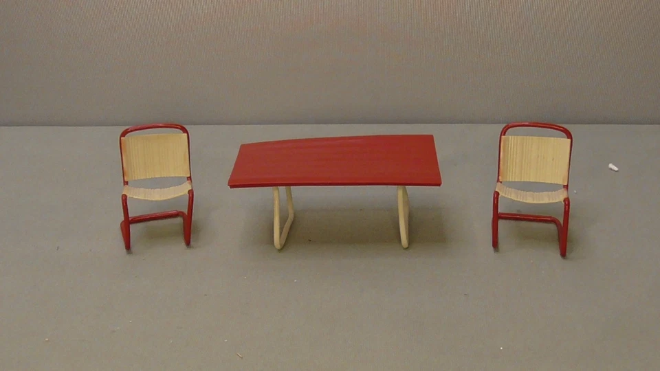Sillas de mesa de patio muebles miniatura para casa de muñecas Plasco de colección Foto 1 de 4