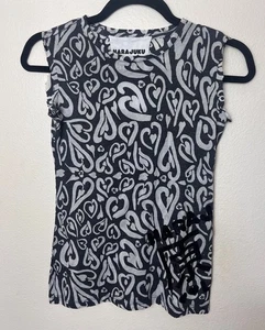 Camiseta sin mangas con estampado de corazones Harajuku Lovers talla pequeña negra blanca - Imagen 1 de 11