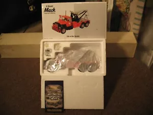 First Gear 1:34 #19-2782 Texaco R Model Mack Heavy Duty Wrecker - Picture 1 of 3