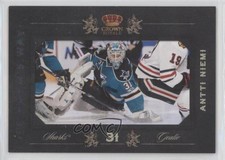 2010-11 Panini Crown Royale In Harm's Way /299 Antti Niemi #17
