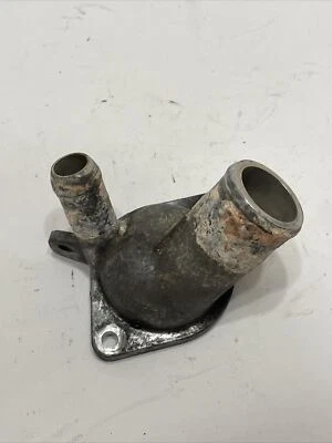 Carcasa termostato salida agua refrigerante motor GMC TERRAIN GM 12607291 2,4 L OEM Foto 1 de 4