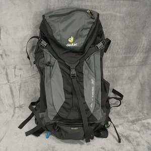 DEUTER 32 Act Trail Wandern Trekking Outdoor Reisen schwarz und grau Rucksack - Bild 1 von 11