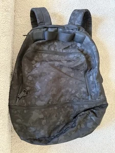 Black jacquard camo lulu lemon backpack with tons of pockets - Picture 1 of 4