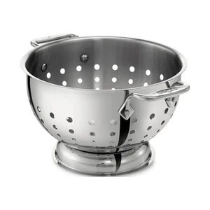 "NUEVO EN CAJA COLADOR COLADOR CLÁSICO DE 5 CUARTOS DE GALÓN DE ACERO INOXIDABLE TODO-CLAD de 10""" - Imagen 1 de 3