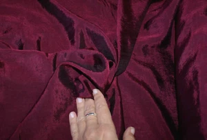 1 Metre - RASPBERRY Taffeta Sateen Fabric, Crush Detail, 118cm Wide - Picture 1 of 2