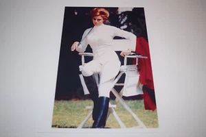 Raquel Welch pinup 8x10 glossy photo Busty Sexy Gorgeous Cleavage 0860 - Picture 1 of 1