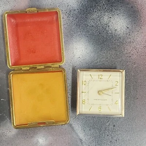 Reloj despertador de viaje vintage WESTCLOX cuerda estuche de cuero rojo genuino 890L - Imagen 1 de 5