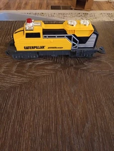 Giocattolo Stato CATERPILLAR Costruzione Treno Locomotiva Motore GATTO  - Foto 1 di 4