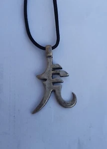 HALSKETTE ANHÄNGER METALL IDEOGRAMM C138 - Bild 1 von 2