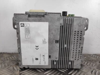 RADIO MERCEDES SPRINTER B905 01-22 (STEREO) A 907 900 87 03 - Immagine 1 di 4