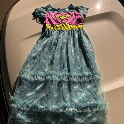 Camisón para niñas Wonder Woman estilo princesa - talla mediana 7/8 - nuevo con etiquetas Foto 1 de 4