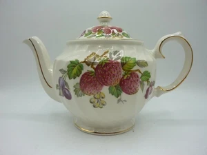 Windsor Teapot Strawberry Design - Picture 1 of 6