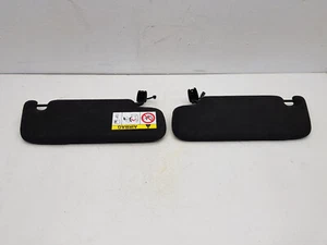 PAR DE PARASOLES MASERATI LEVANTE 2023 EN NEGRO IZQUIERDO Y DERECHO FABRICANTE DE EQUIPOS ORIGINALES - Imagen 1 de 12