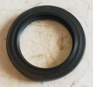 OEM NOS JLO Rockwell Engine CRANKSHAFT Oil SEAL 000-42-31-891 LR340-440 VINTAGE - Picture 1 of 3