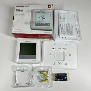 Honeywell T6 Pro Programmable Thermostat (TH6210U2001) Battery or Hardwired NEW - Picture 1 of 9