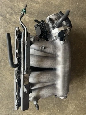 Colector de admisión Honda Civic Si 2007-2011 carrocería del acelerador inyectores y riel de combustible Foto 1 de 2