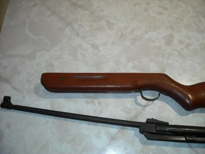 Antiguo rifle de aire comprimido .22cal - Break Barrel - ¿Sin número de modelo o número de serie? Foto 1 de 4