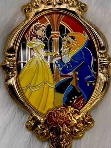 Fantasy Pin/Fledermaus/Belle/Gelbes Kleid/Bestie/Ballsaalszene/Spiegel Pin - Bild 1 von 5