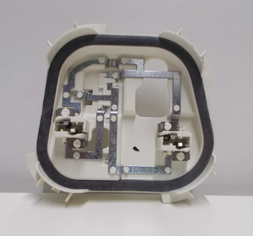 Original VW Touran 5T Lampenträger Schlußleuchte hinten links aussen 5TA945257A - Bild 1 von 1